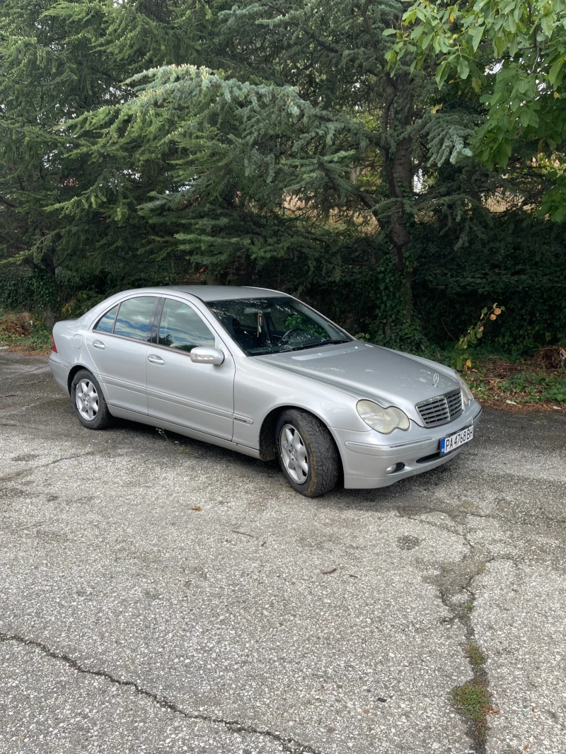 Mercedes-Benz C 220, снимка 3 - Автомобили и джипове - 51551870