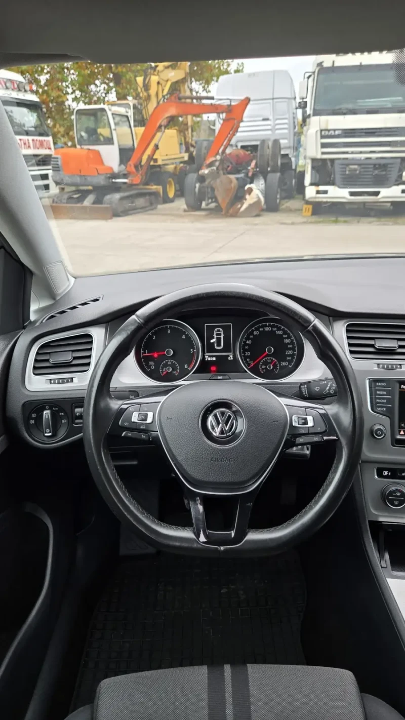 VW Golf 7, 1.6 TDI 4 Motion 110к.с., снимка 13 - Автомобили и джипове - 52309162