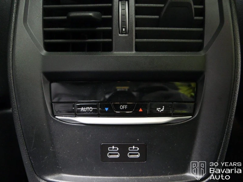 BMW 340 M340d xDrive Touring Sportautomatic, снимка 13 - Автомобили и джипове - 52727577