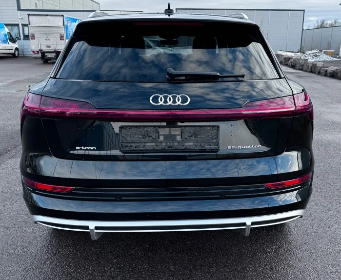 Audi E-Tron S-Line, снимка 4 - Автомобили и джипове - 55605877