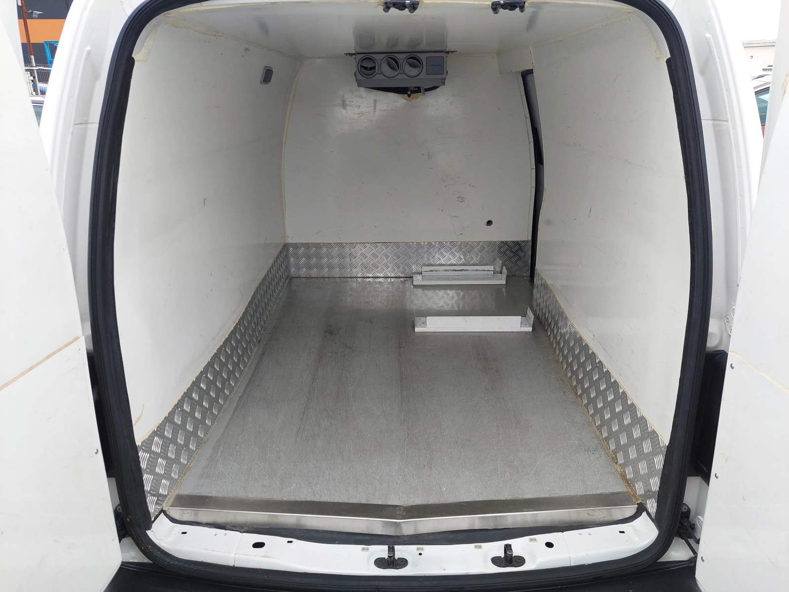 VW Caddy MAXI/1.4CNG/110k.c./6MT/N1/ХЛАДИЛЕН 8-15С | Mobile.bg — изображение 14