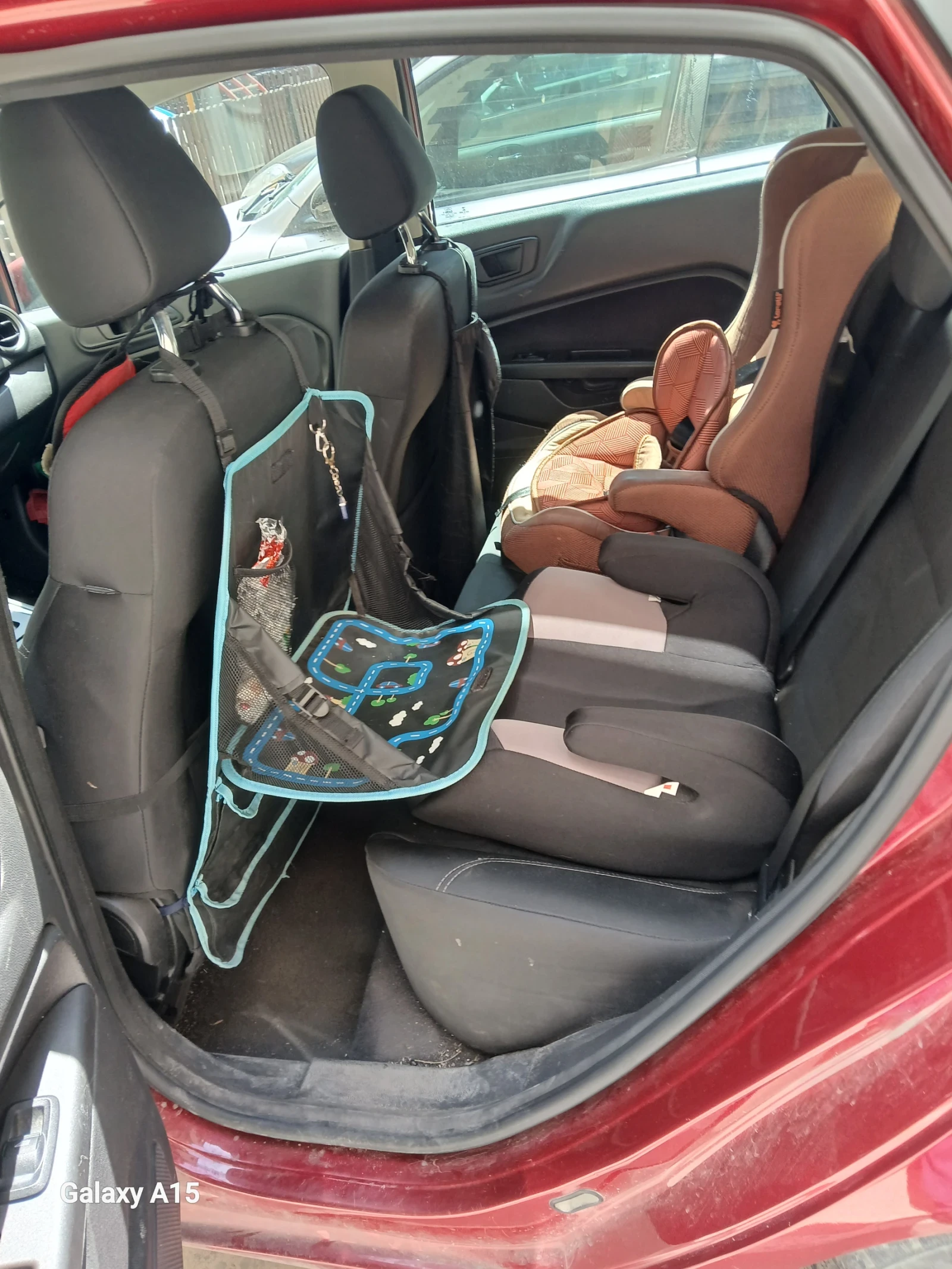 Ford Fiesta Crown Sedan - изображение 5