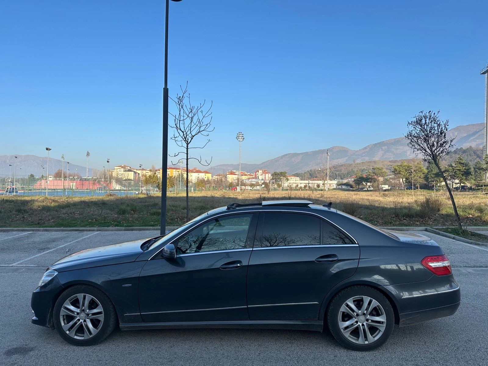 Mercedes-Benz E 300 CDI  - изображение 6