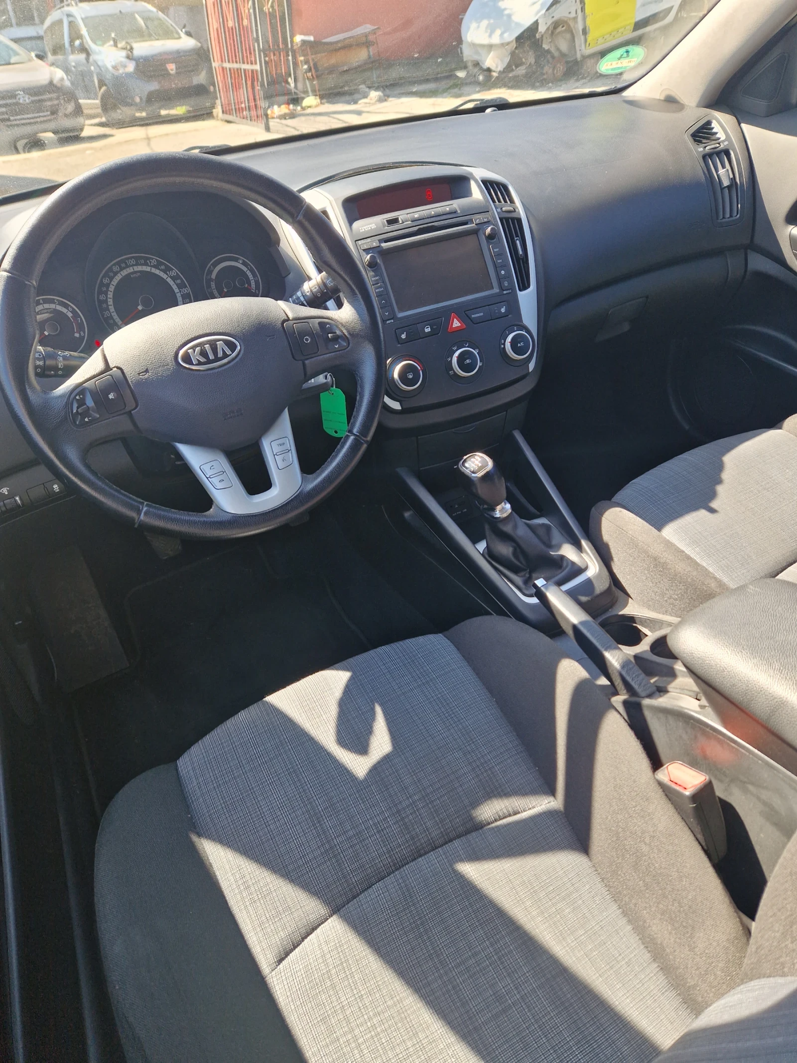 Kia Ceed 1.4  90  коня комби , снимка 5 - Автомобили и джипове - 53835048