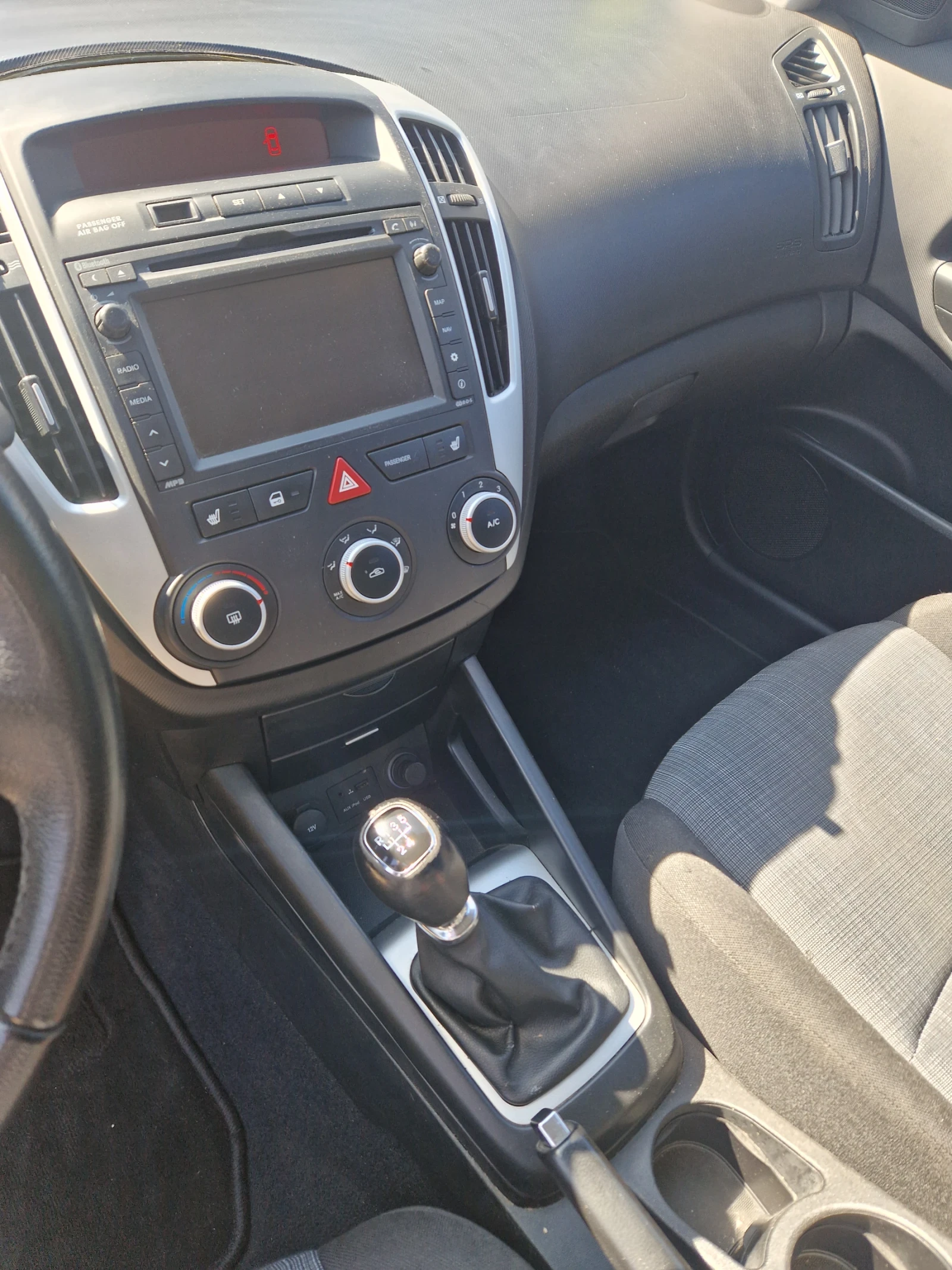 Kia Ceed 1.4  90  коня комби , снимка 7 - Автомобили и джипове - 53835048