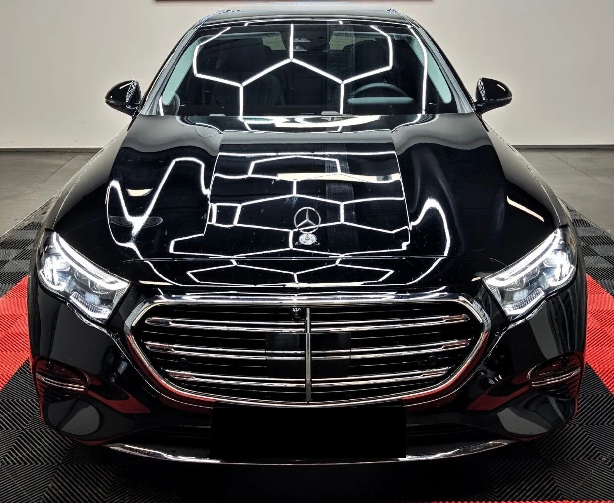 Mercedes-Benz E 200 Hybrid 4Matic , снимка 2 - Автомобили и джипове - 54339978