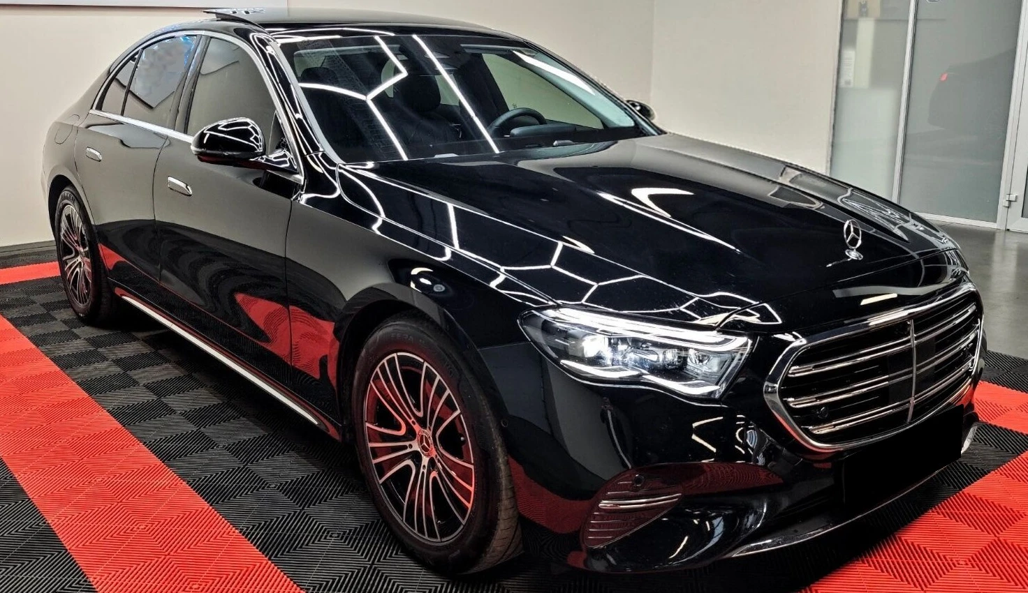 Mercedes-Benz E 200 Hybrid 4Matic 