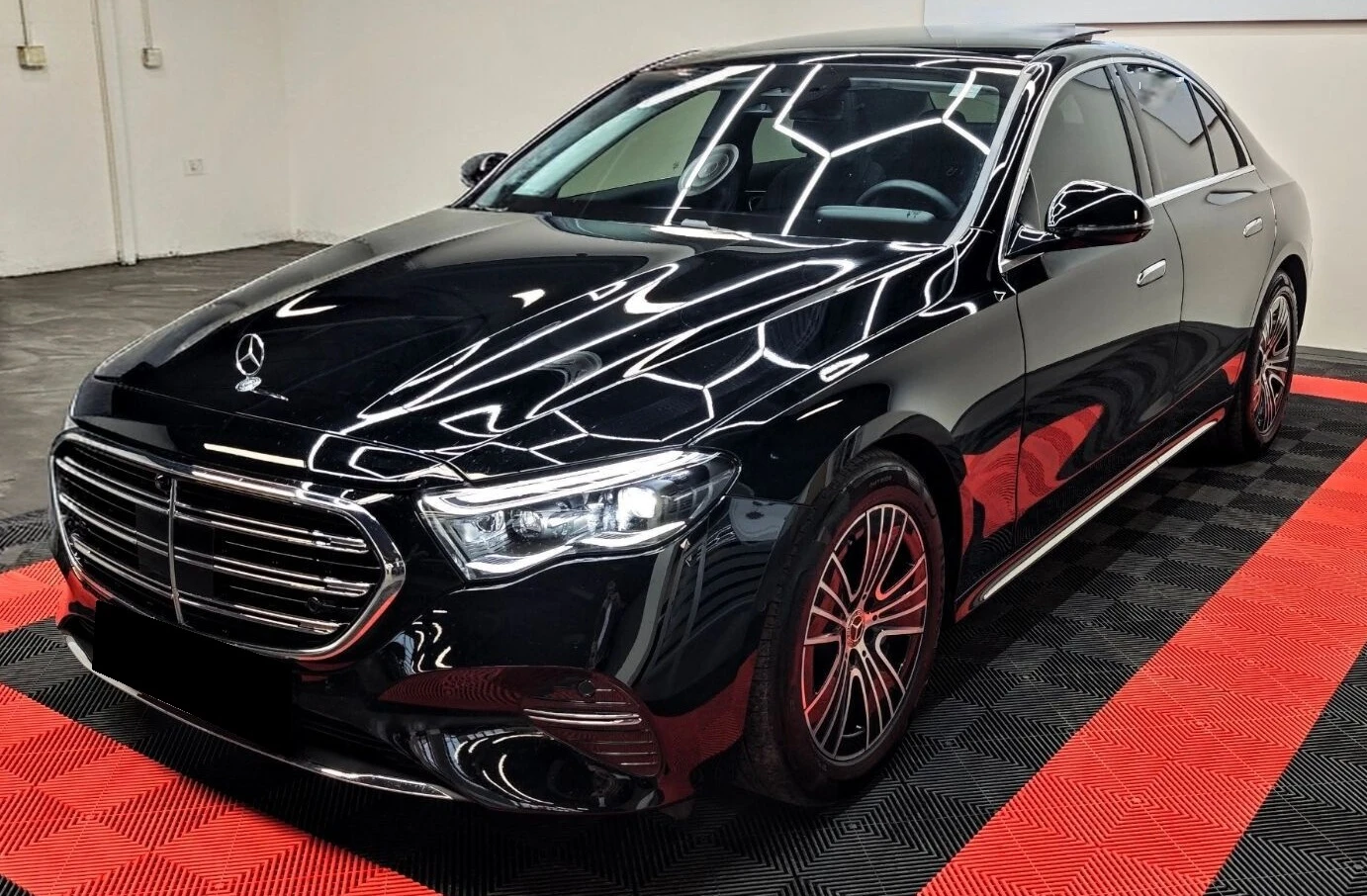 Mercedes-Benz E 200 Hybrid 4Matic , снимка 3 - Автомобили и джипове - 54339978