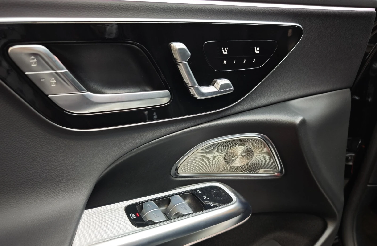 Mercedes-Benz E 200 Hybrid 4Matic , снимка 6 - Автомобили и джипове - 54339978