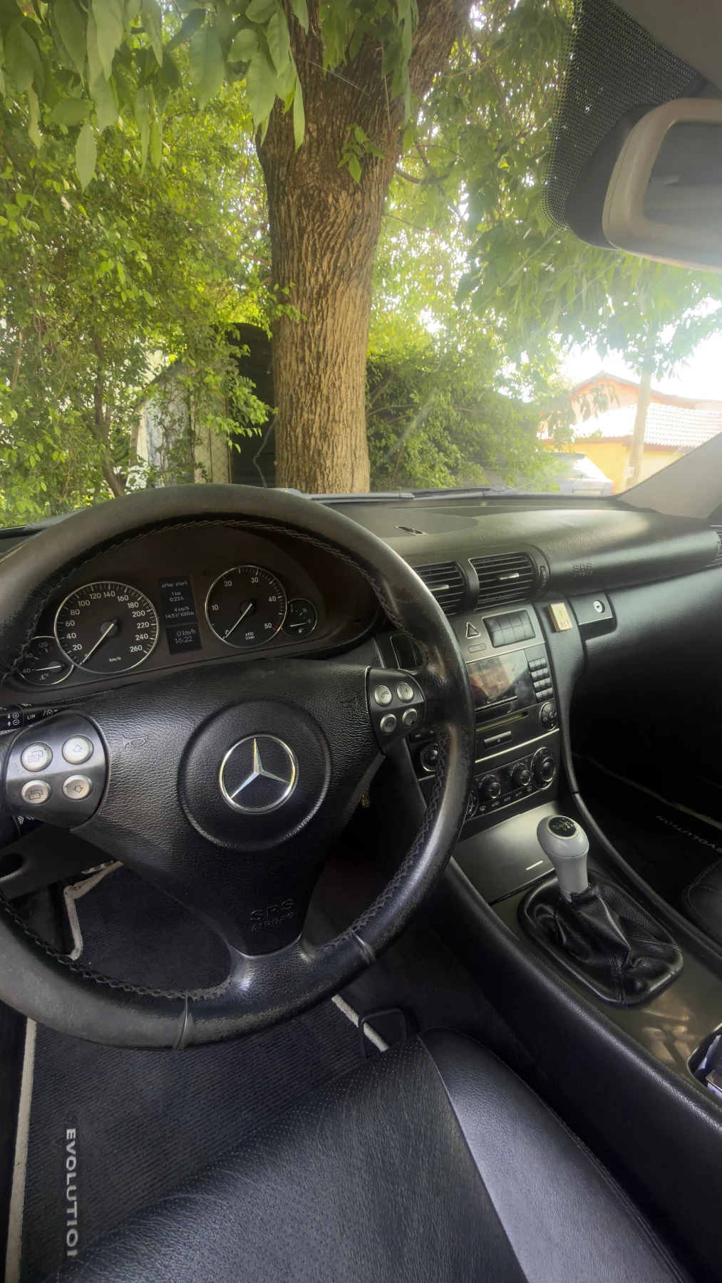 Mercedes-Benz C 220, снимка 4 - Автомобили и джипове - 54801656