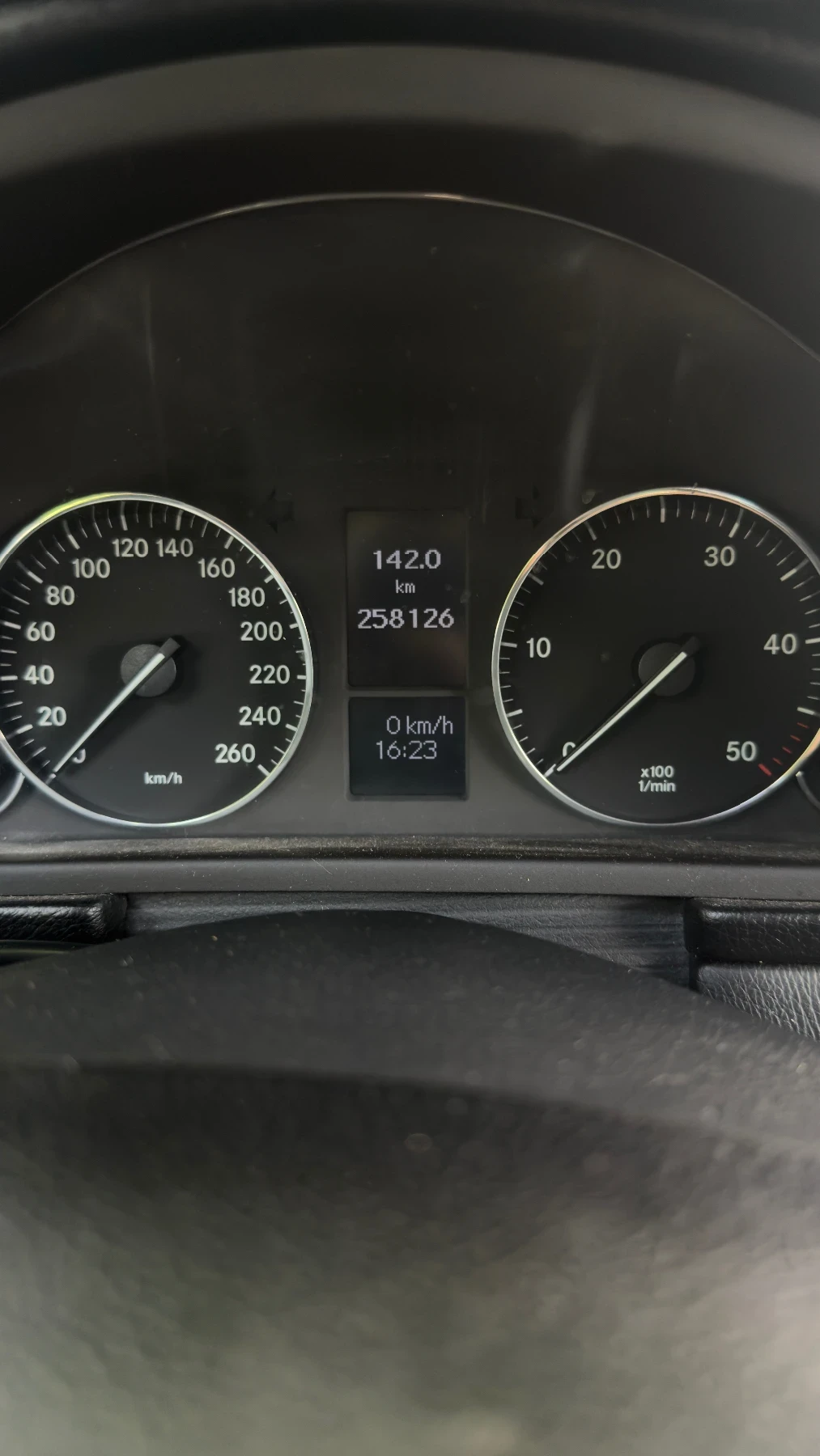 Mercedes-Benz C 220, снимка 6 - Автомобили и джипове - 54801656