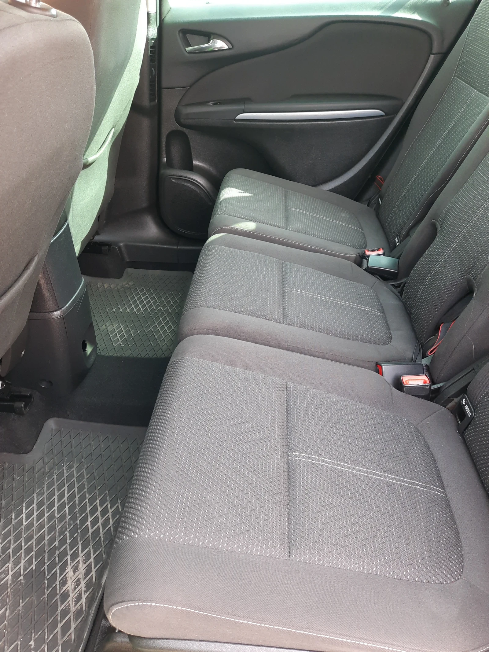 Opel Zafira 1.4  140 к.с  Бинзин /Газ 6 скорости, снимка 5 - Автомобили и джипове - 55421570