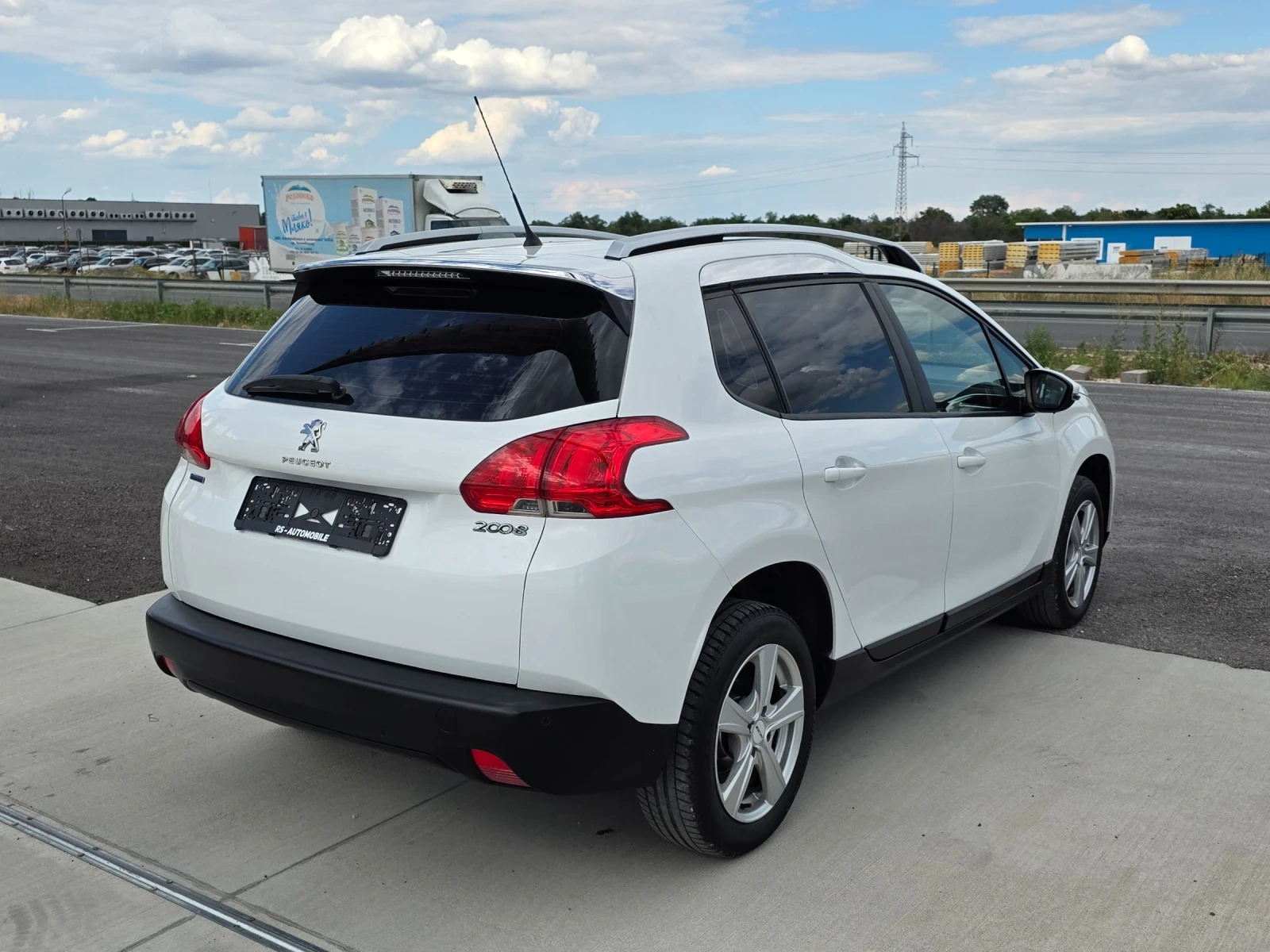 Peugeot 2008 1.6 Hdi Euro 6, снимка 5 - Автомобили и джипове - 55491620