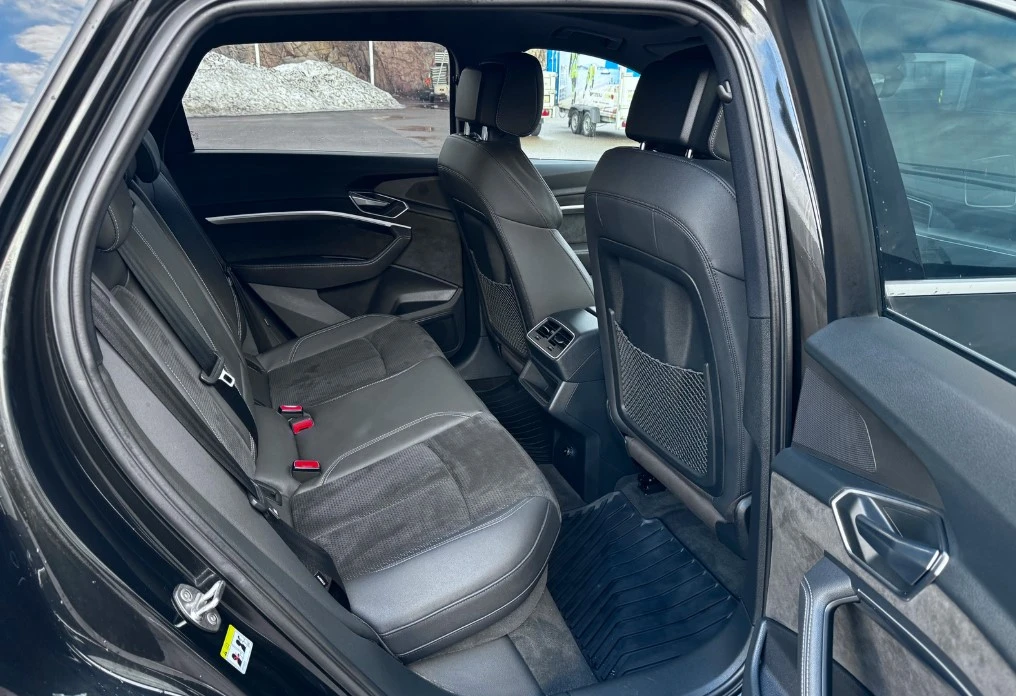 Audi E-Tron S-Line, снимка 8 - Автомобили и джипове - 55605877