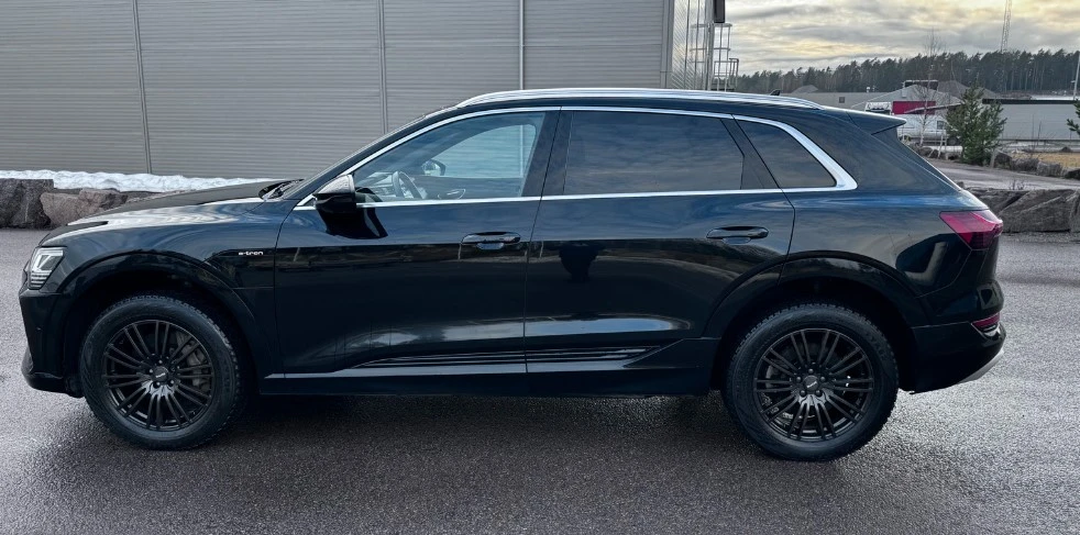 Audi E-Tron S-Line, снимка 5 - Автомобили и джипове - 55605877