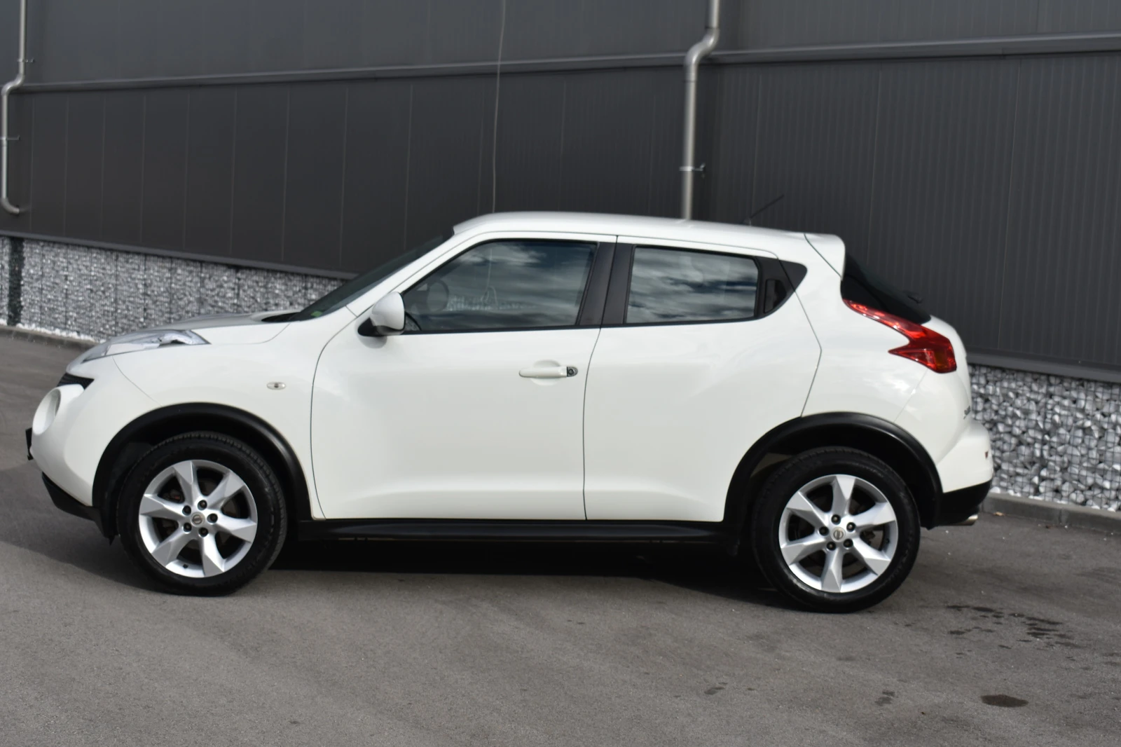 Nissan Juke 1.6/16v-AUTOMAT-EURO5B-112000km-КАТО НОВ!! - изображение 5