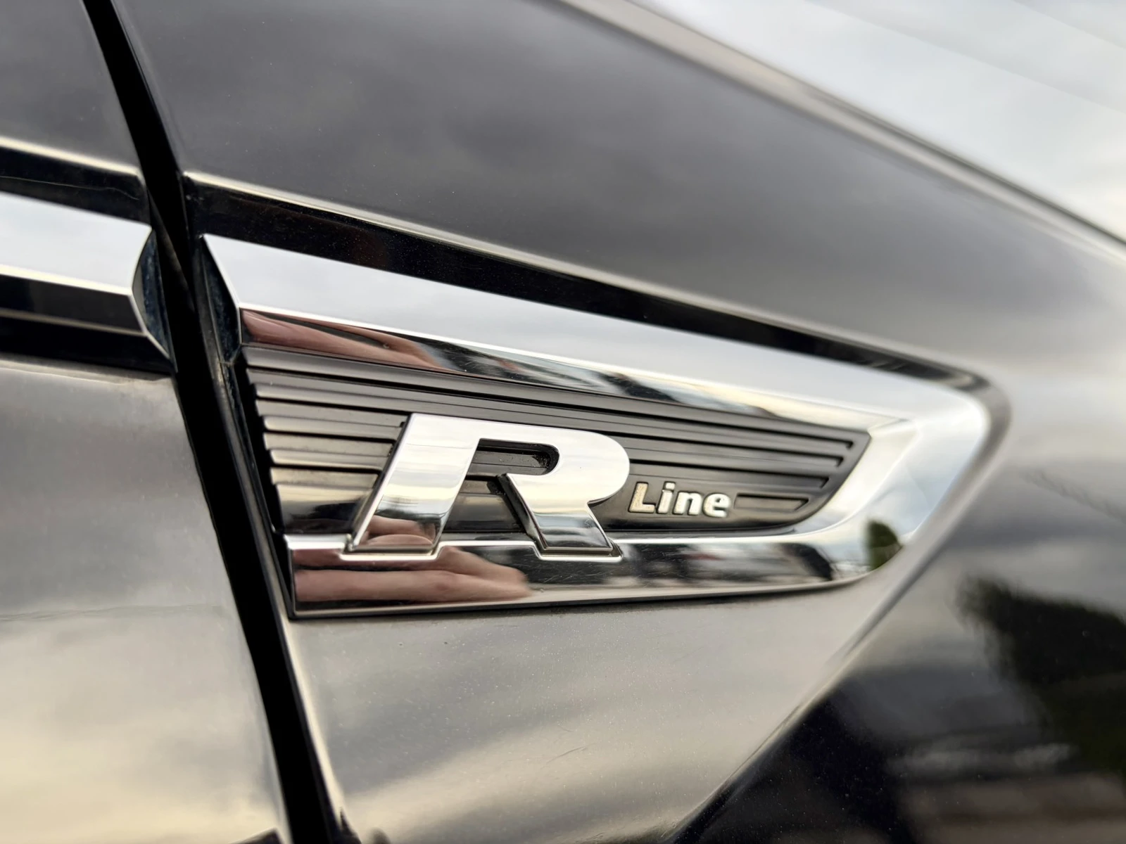 VW Tiguan R-LINE :: 190к.с. :: 4MOTION :: DIGITAL, снимка 11 - Автомобили и джипове - 53712914