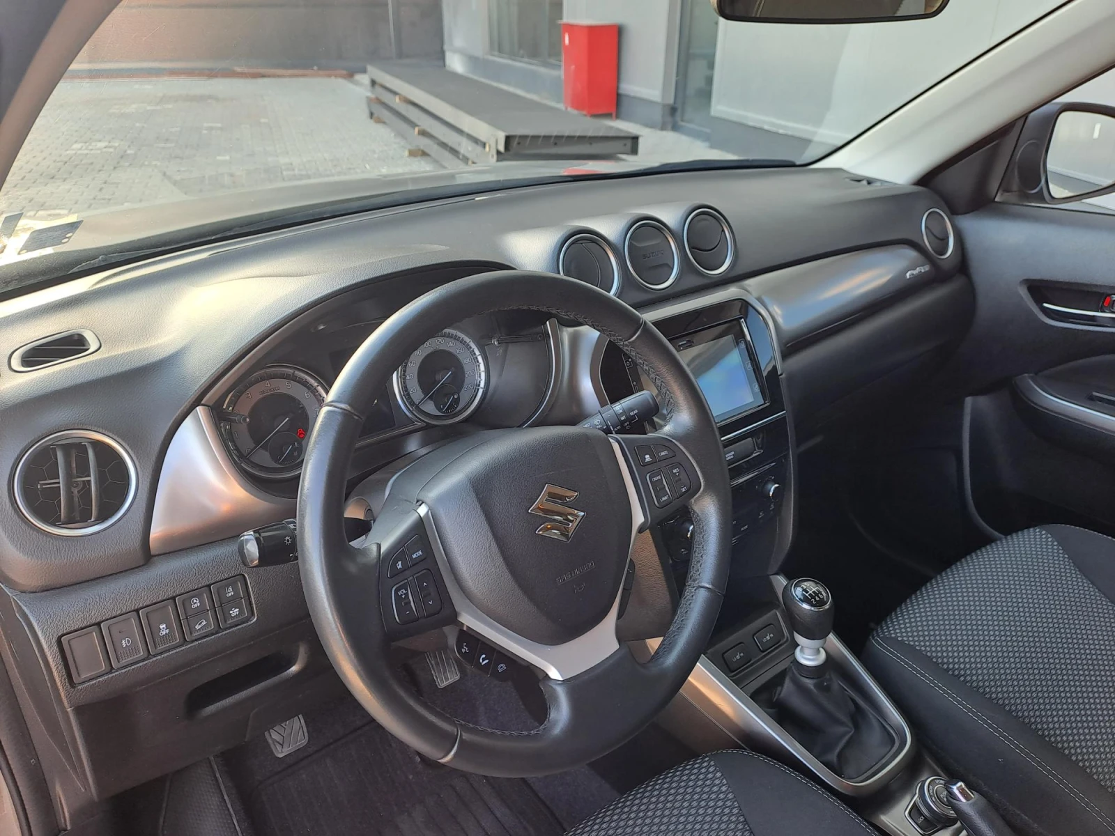 Suzuki Vitara 1.4 GL+ Booster Jet HYBRID 4X4, снимка 10 - Автомобили и джипове - 53829681