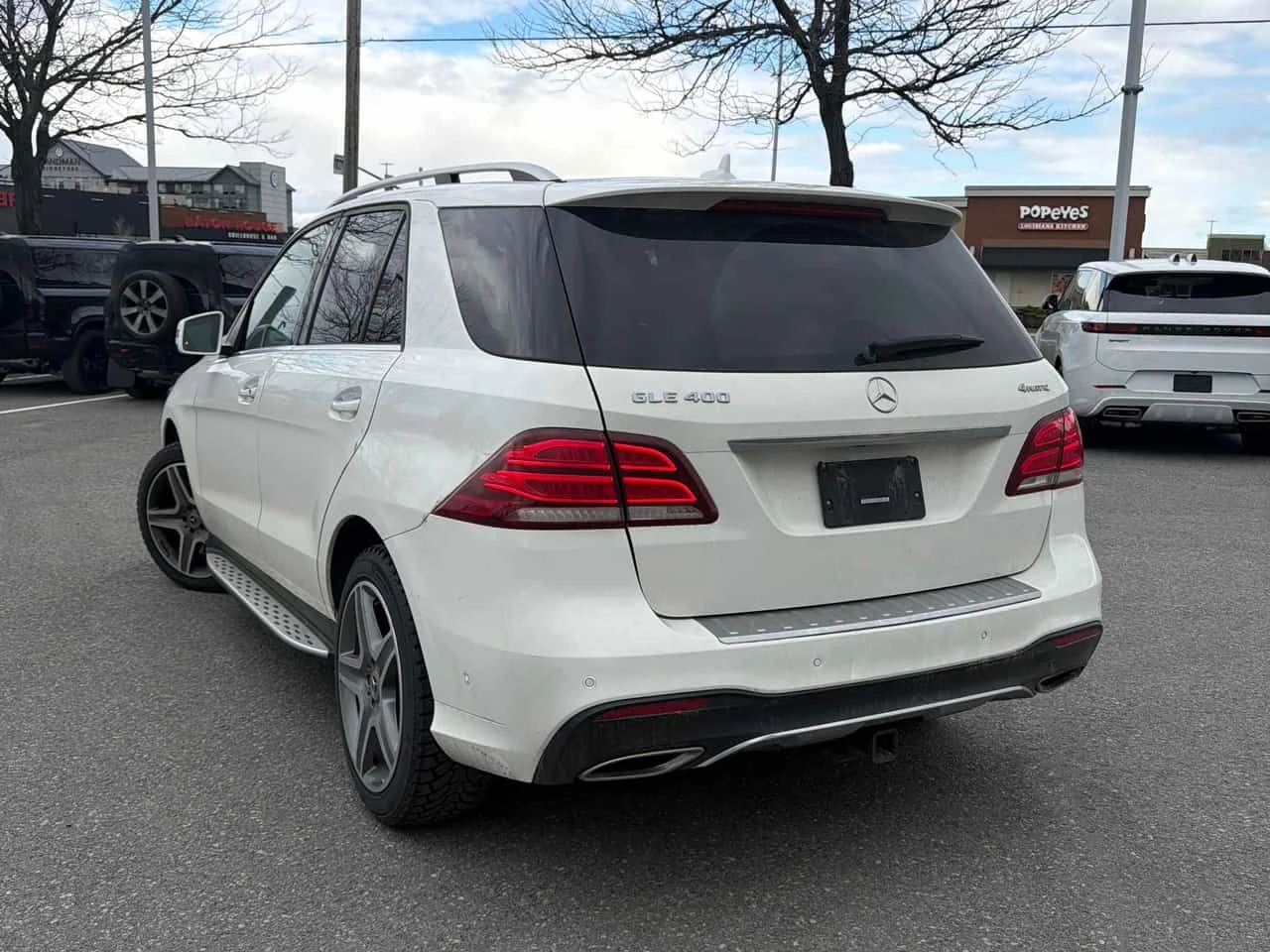 Mercedes-Benz GLE 400 ПОДГРЕВИ * ПАНО * KEYLESS * CARFAX, снимка 13 - Автомобили и джипове - 54480196