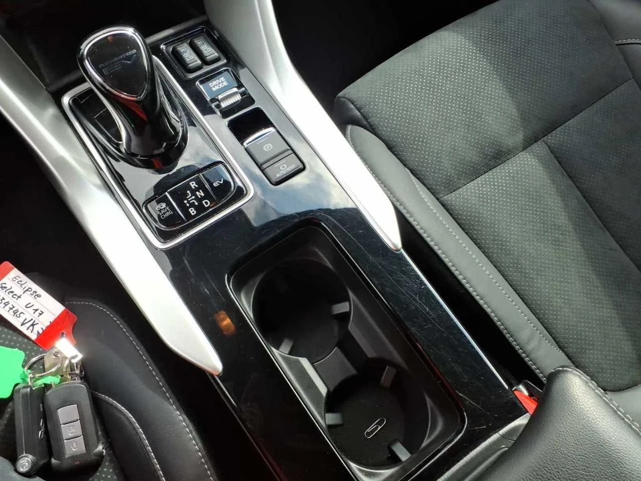 Mitsubishi Eclipse Cross, снимка 8 - Автомобили и джипове - 54566874