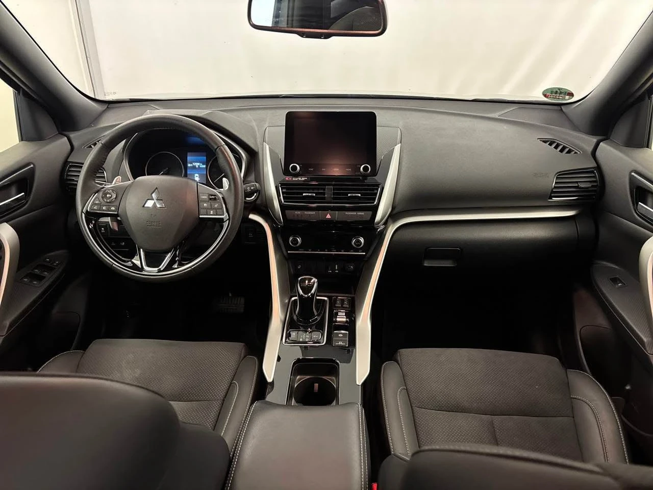 Mitsubishi Eclipse Cross, снимка 5 - Автомобили и джипове - 54566874