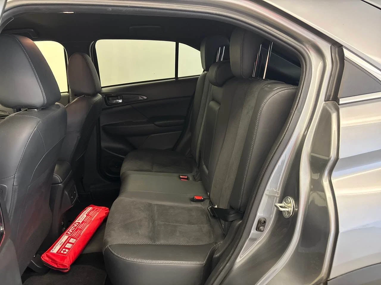 Mitsubishi Eclipse Cross, снимка 10 - Автомобили и джипове - 54566874