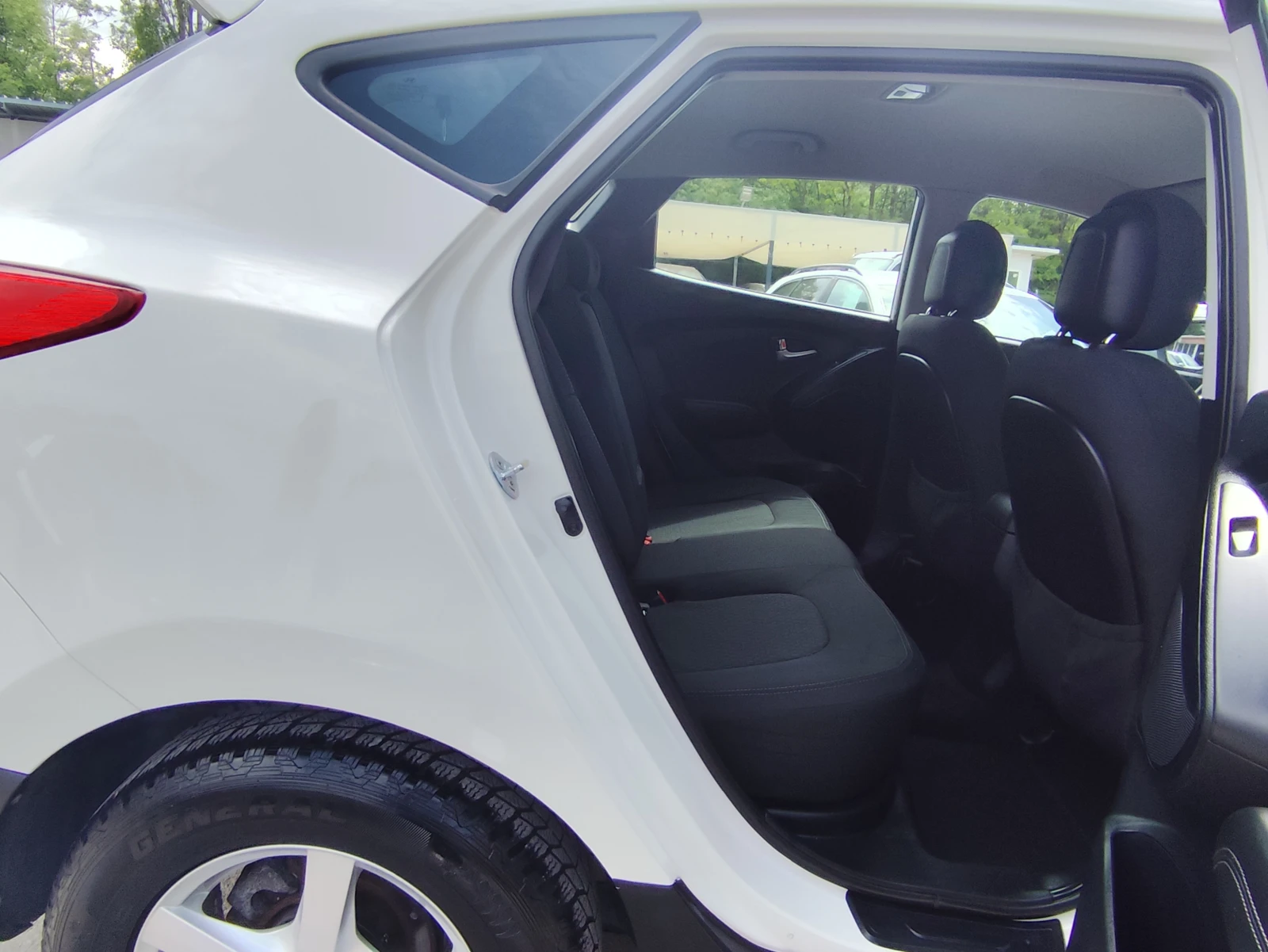 Hyundai IX35 1.7CRDi* EURO5A* KLIMA* , снимка 12 - Автомобили и джипове - 54572461