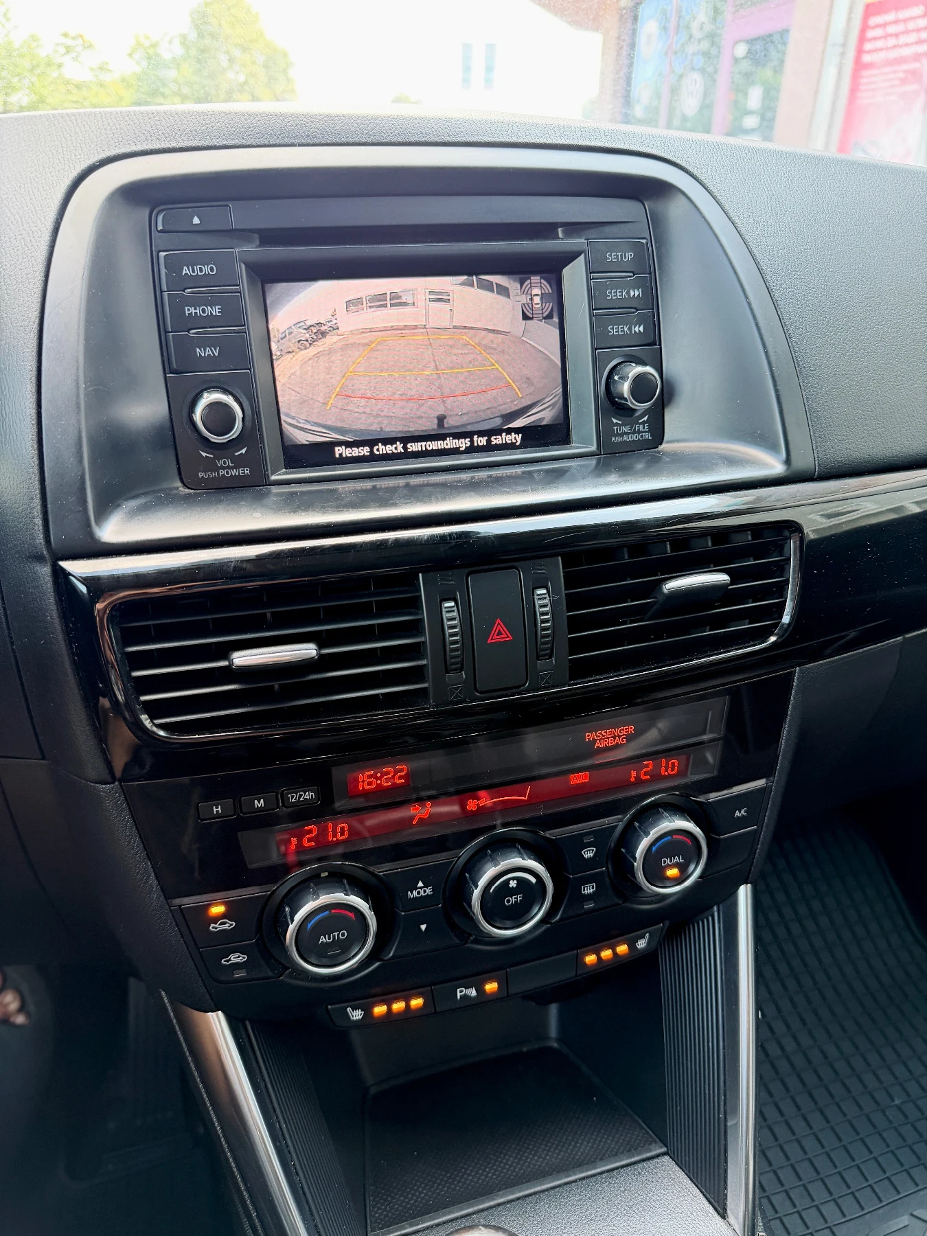 Mazda CX-5 2.2D / 4X4 / KEYLESS, снимка 8 - Автомобили и джипове - 55388897