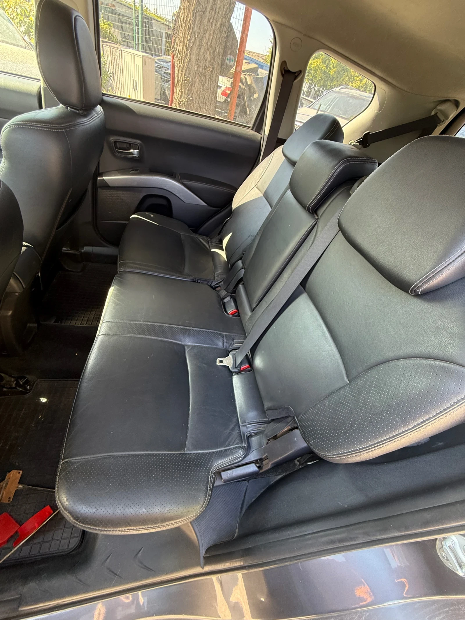Mitsubishi Outlander 2.2 DI-D, снимка 9 - Автомобили и джипове - 55740392