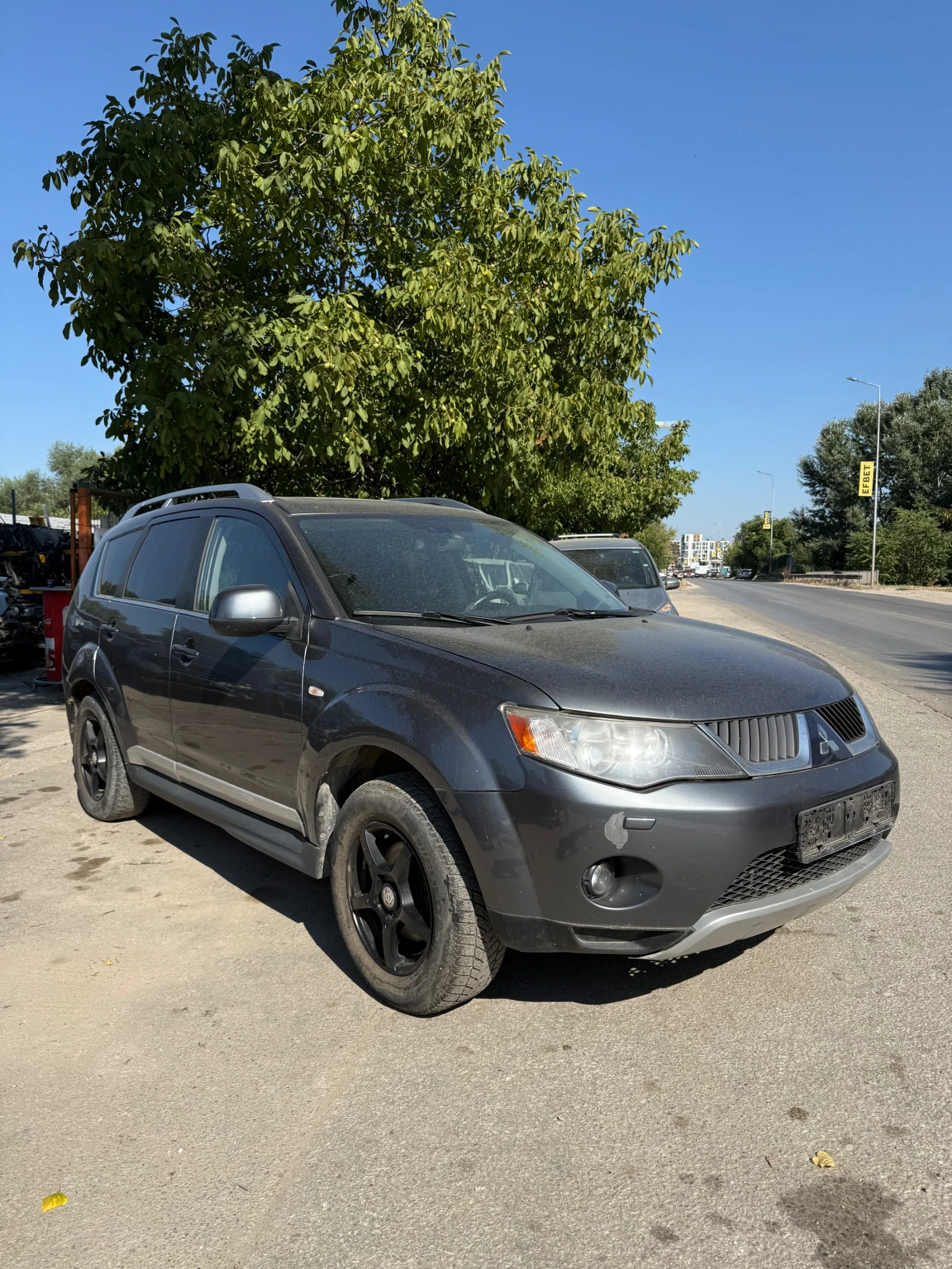 Mitsubishi Outlander 2.2 DI-D, снимка 2 - Автомобили и джипове - 55740392