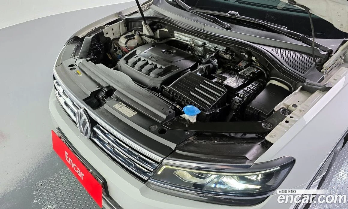 VW Tiguan 2.0 TSI 4Motion, снимка 6 - Автомобили и джипове - 56122269