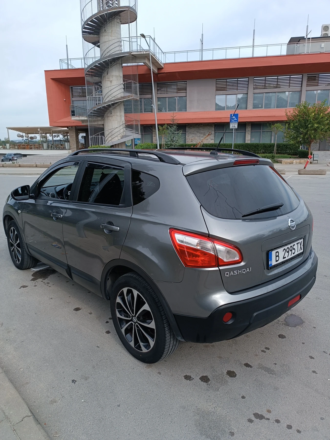 Nissan Qashqai, снимка 2 - Автомобили и джипове - 56223473