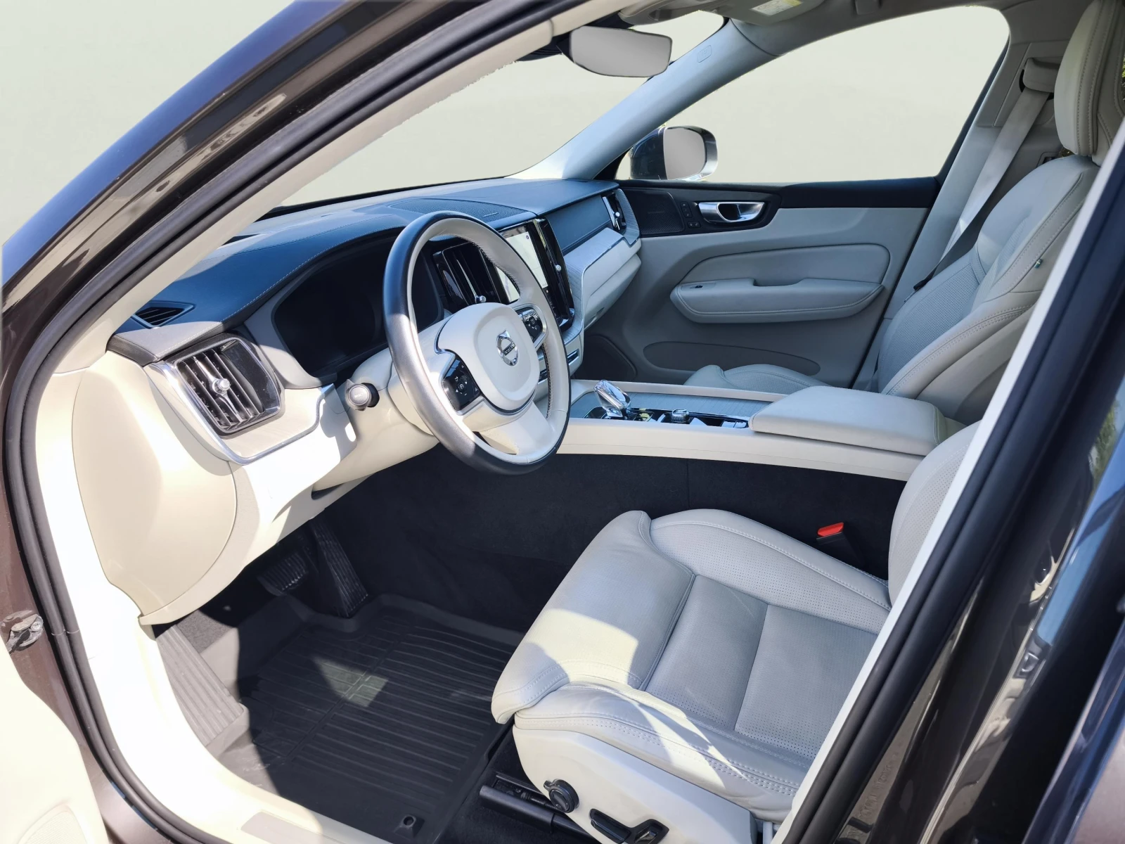 Volvo XC60 2.0 T8, снимка 7 - Автомобили и джипове - 56365226