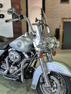 Harley-Davidson Touring ROAD KING 96inch 22000км ABS AKRAPOVIC ШВЕЙЦАРИЯ!, снимка 9