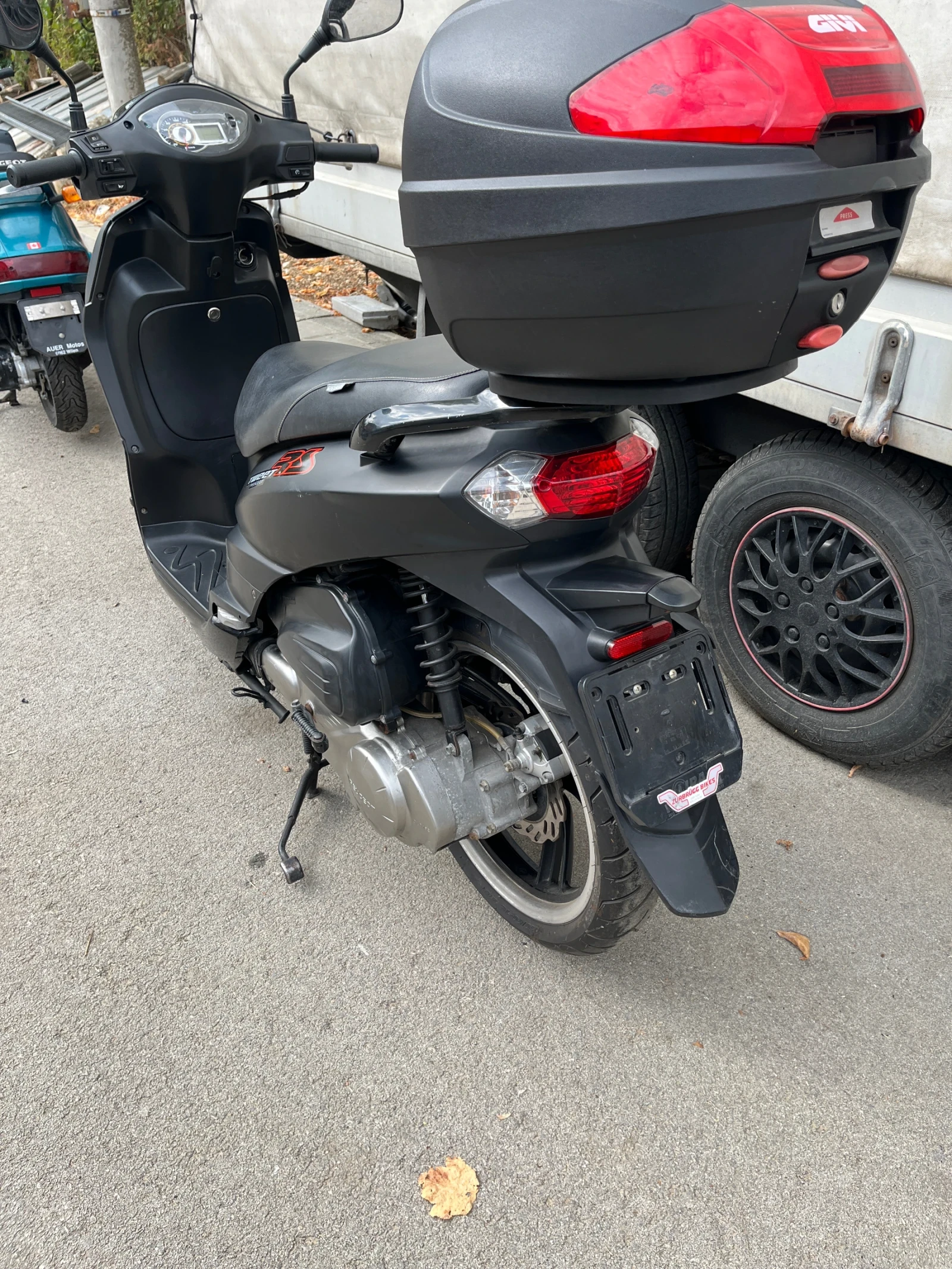 Peugeot Tweet 125 - изображение 3