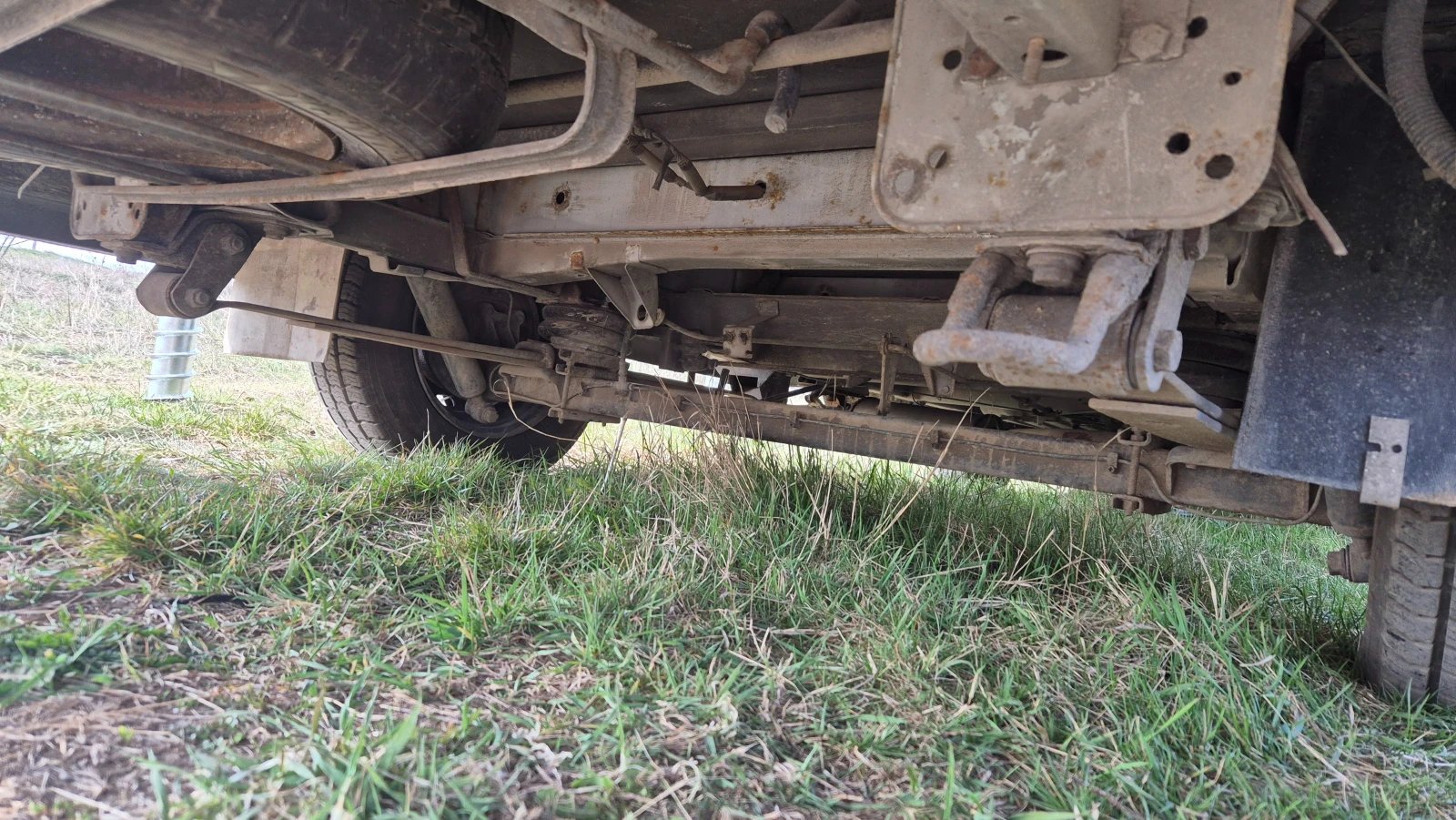 Кемпер Euramobil 2.5 TDI, снимка 17 - Каравани и кемпери - 53939895