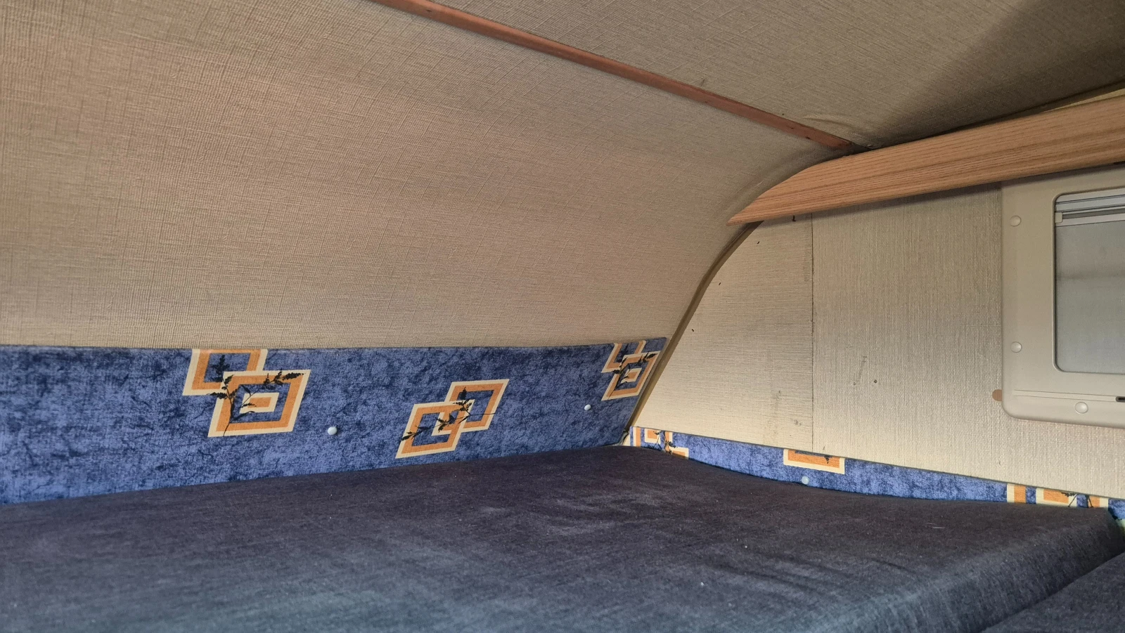 Кемпер Euramobil 2.5 TDI, снимка 16 - Каравани и кемпери - 53939895