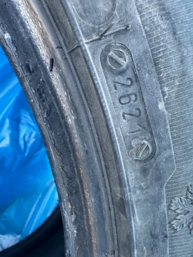 Гуми Зимни 245/40R18, снимка 1 - Гуми и джанти - 49392770