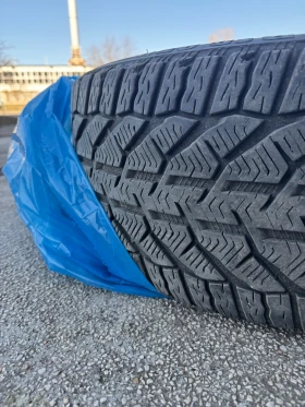 Гуми Зимни 245/40R18, снимка 8 - Гуми и джанти - 49392770