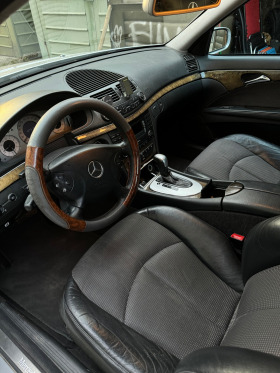 Mercedes-Benz E 320, снимка 6