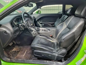 Dodge Challenger 3.6* V6* 8ZF* ПОДГРЕВ* КАМЕРА* КЕЙЛЕС* LANE* ASSIS - 11870 € / 23215.70 лв. - 42911517 9