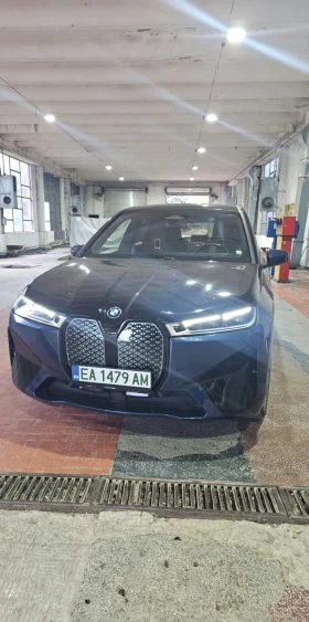 ������ BMW iX