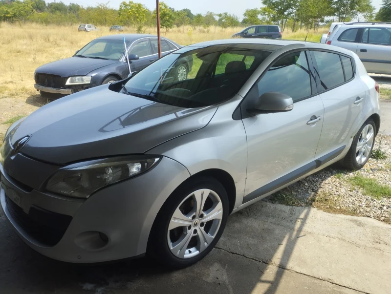 Renault Megane 1.9, снимка 9 - Автомобили и джипове - 47498594