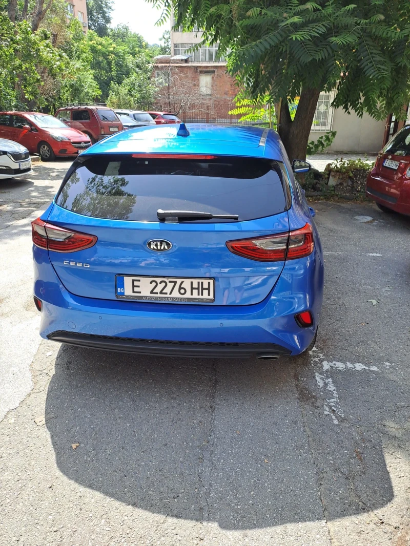 Kia Ceed 1.6crdi, снимка 4 - Автомобили и джипове - 49086625