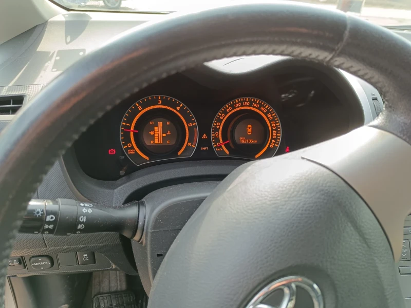 Toyota Auris 1.4 d4d, снимка 8 - Автомобили и джипове - 49188495