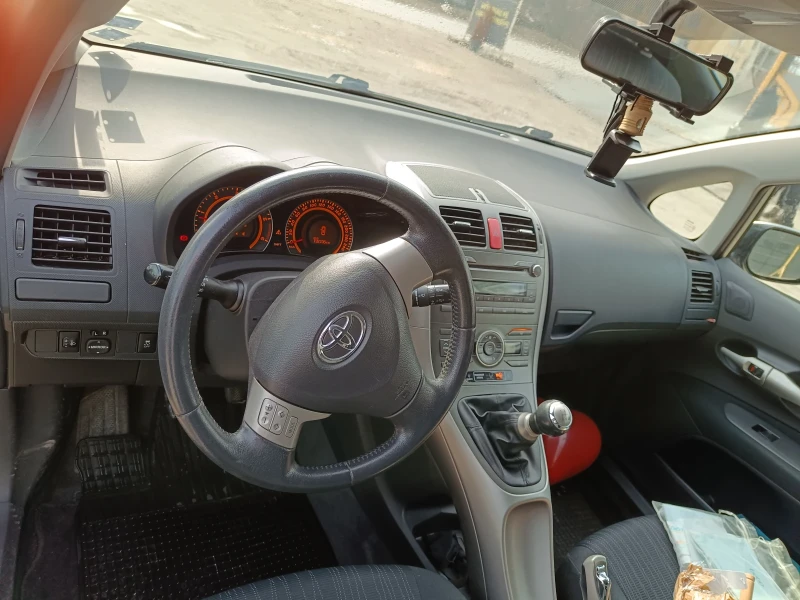 Toyota Auris 1.4 d4d, снимка 7 - Автомобили и джипове - 49188495