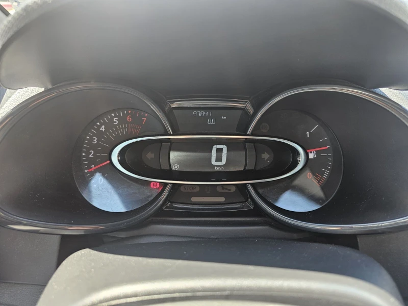 Renault Clio 0.9 TCe 75 N1, снимка 8 - Автомобили и джипове - 51189987