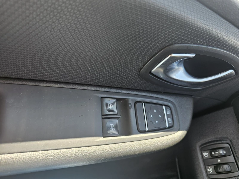 Renault Clio 0.9 TCe 75 N1, снимка 10 - Автомобили и джипове - 51189987