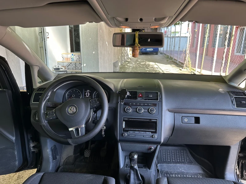 VW Touran 1.4 фабричен Метан, снимка 7 - Автомобили и джипове - 51379405