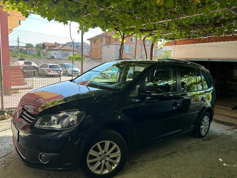 VW Touran 1.4 фабричен Метан, снимка 2 - Автомобили и джипове - 51379405